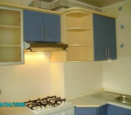 Кухня Бежевая и синий цвет от Green мебель