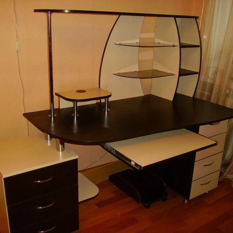 Компьютерный стол Венге со стеклом от Green мебель