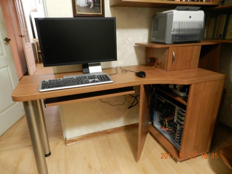 Компьютерный стол Орех лесной