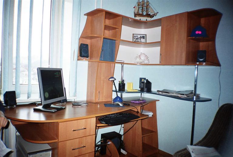 Компьютерный стол Ольха + синий