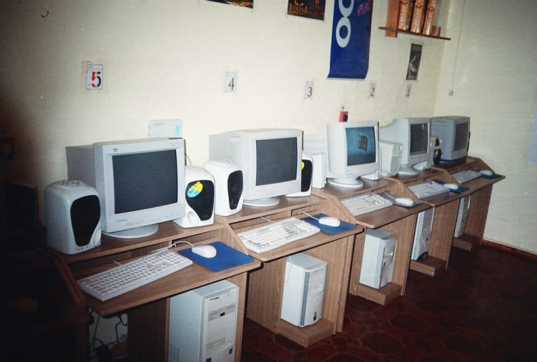Компьютерный стол Дуб светлый