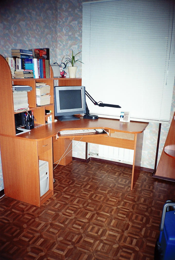 Компьютерный стол угловой Вишня