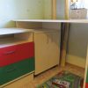 Фото №18053 Різнобарвні столи в дитячій ДСП