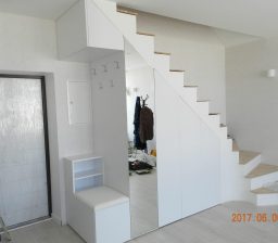 Белый шкаф под лестницей от Green мебель