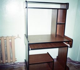 Комп’ютерний стіл Горіх + чорна от Green мебель