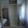 Фото №14739 Кремовый шкаф-купе в спальне Зеркало с рисунком