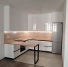 Белая кухонная мебель Акрил