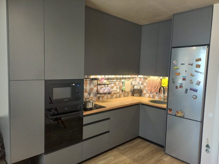 Угловая кухня Графит и Гамильтон